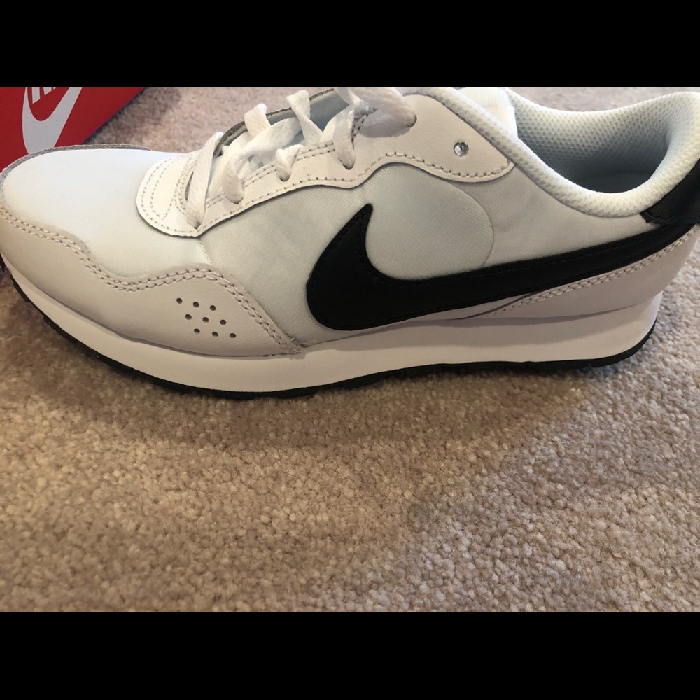Nike MD valiant
